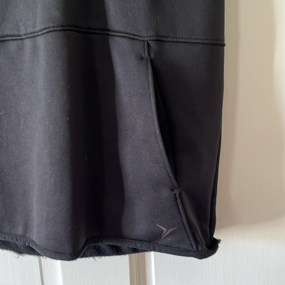 Boys Athletic Sleeveless Hoodie With Pockets - Picture 2 of 4